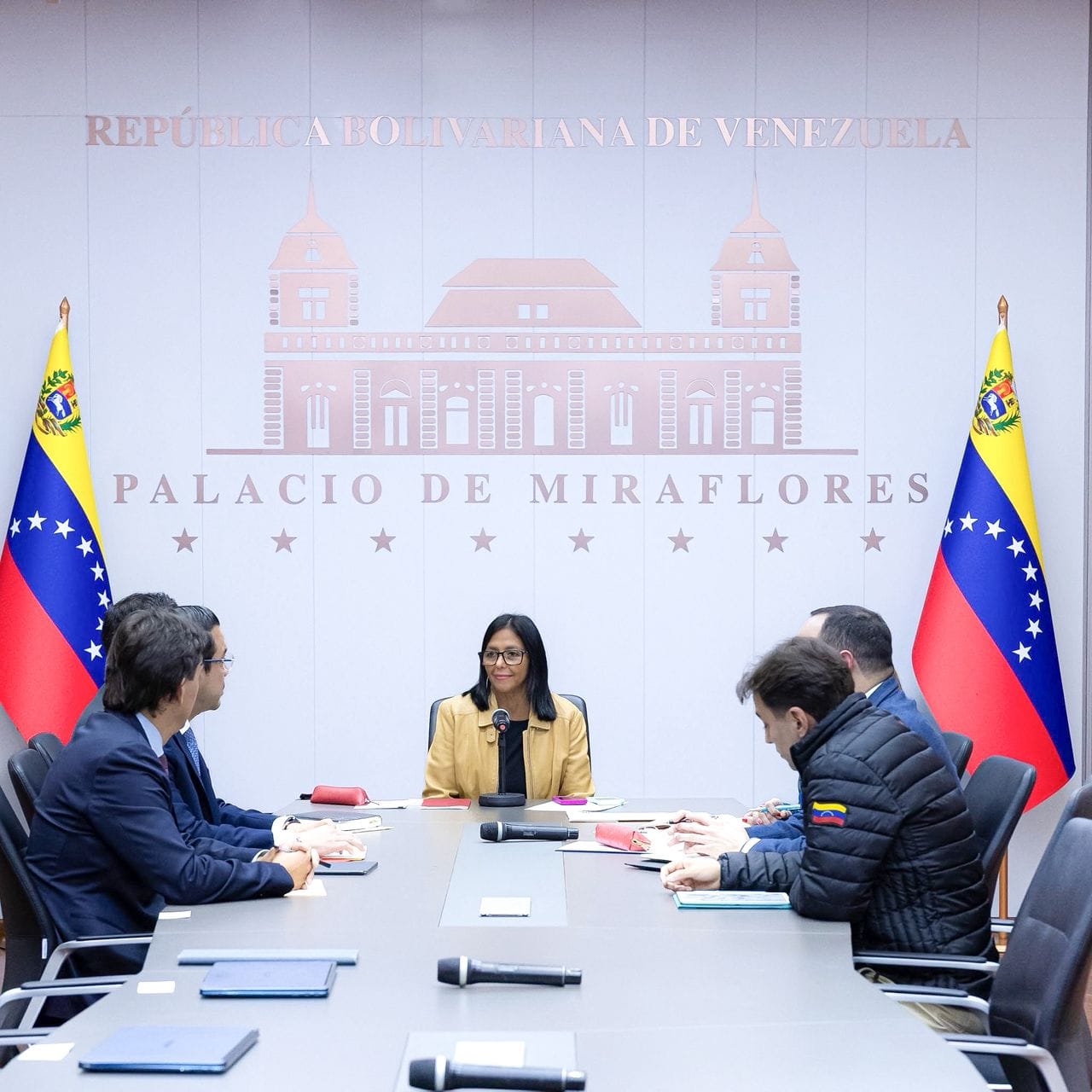 Presidenta (E) Delcy Rodríguez sostiene reunión con Gabinete Económico en el Palacio de Miraflores
