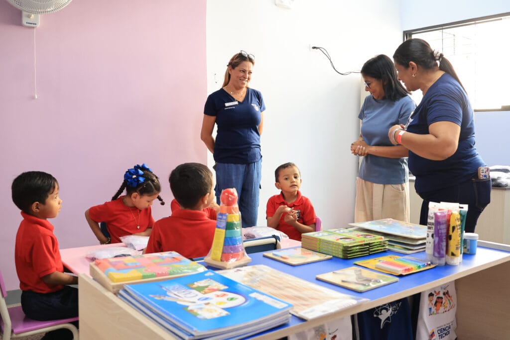 Presidenta (E) Delcy Rodríguez entrega rehabilitada U.E.N. Dr. José de Jesús Arocha para el beneficio de mil estudiantes