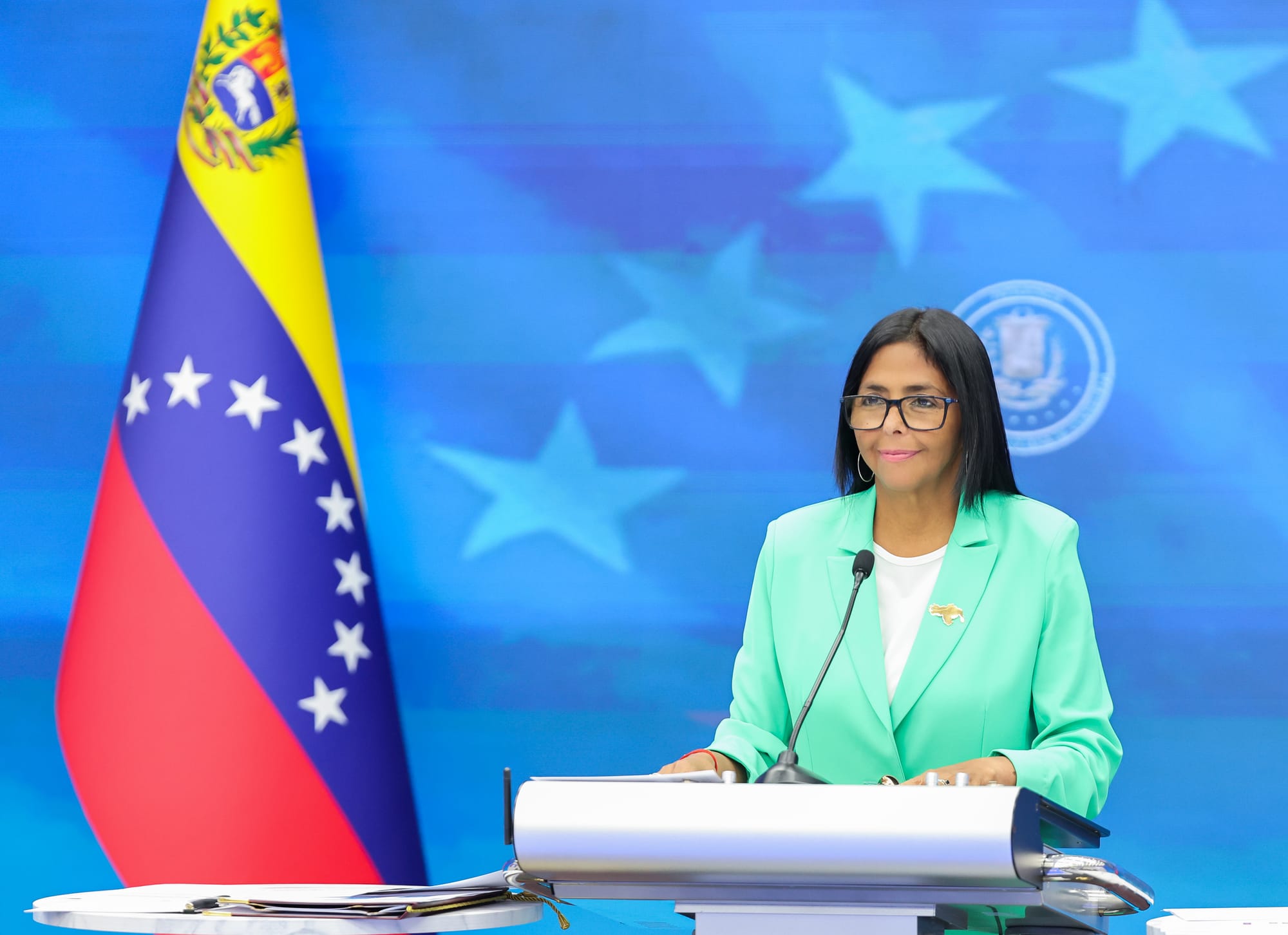 Presidenta (E) Delcy Rodríguez en mensaje a la Nación subrayó la importancia de una Venezuela libre de bloqueo: «el propósito es avanzar de manera firme hacia el desarrollo próspero de la Patria»