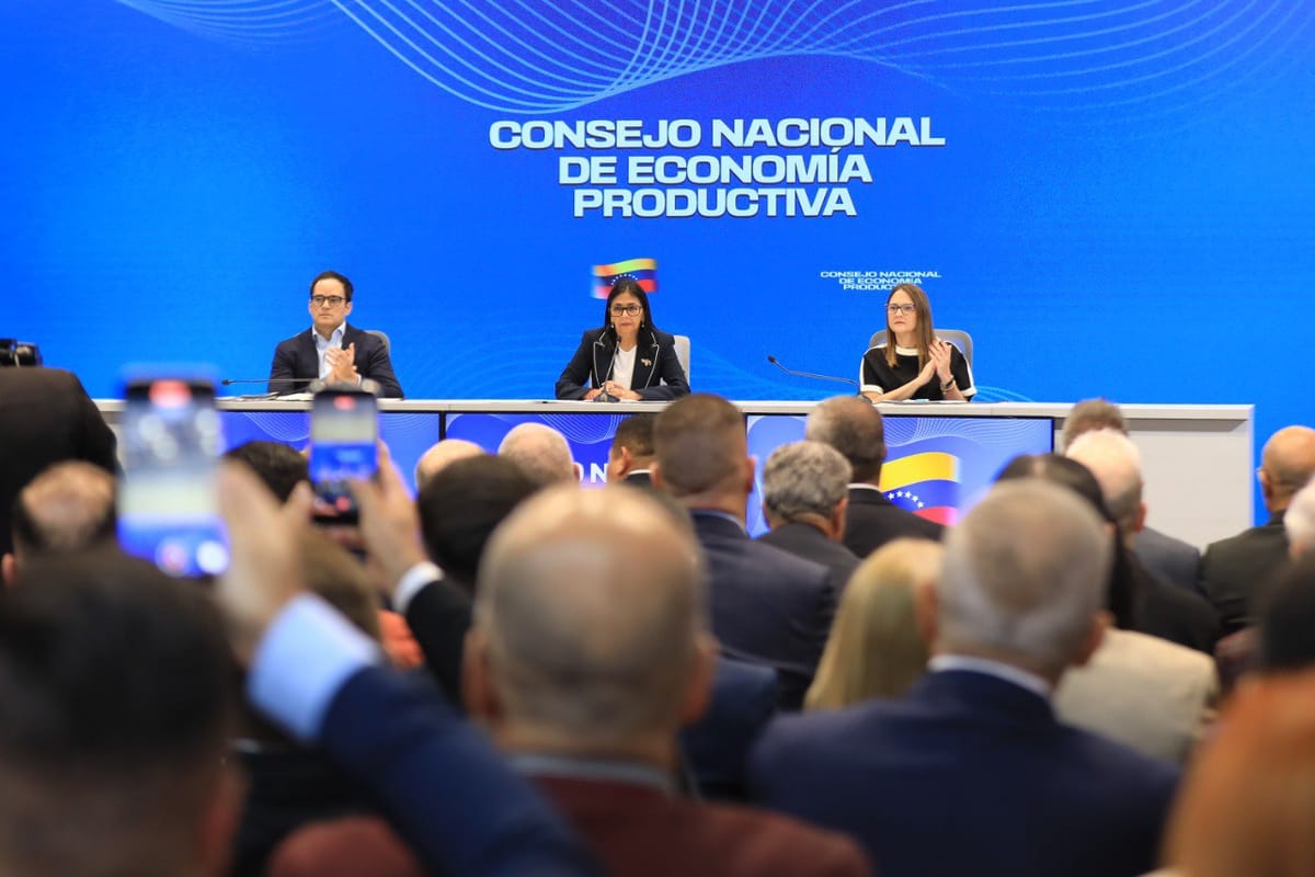 Presidenta Encargada lidera Consejo Nacional de Economía Productiva