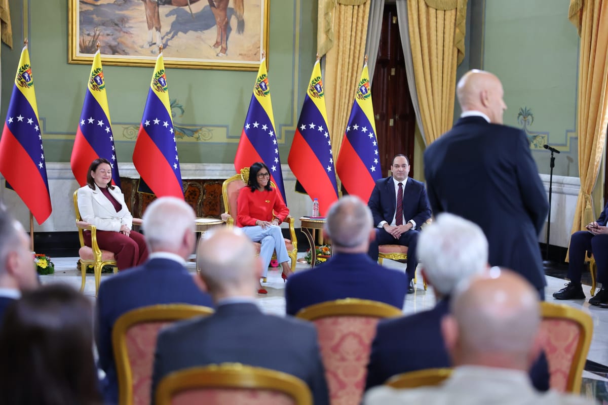 Venezuela suscribe acuerdos con la Corporación Nacional de Hidrocarburos de Italia (ENI)