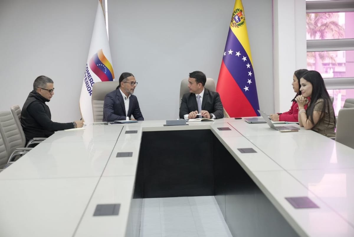 Comercio Exterior y Ecosocialismo acuerdan estrategias para impulsar las exportaciones madereras y certificaciones ambientales