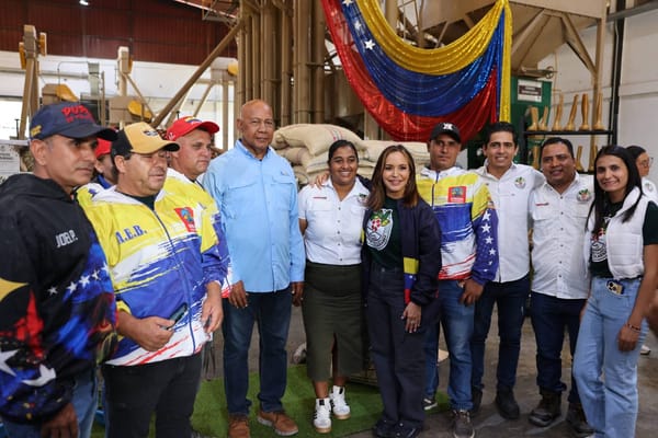 Ministra de Comercio Exterior visita comuna pionera en exportaciones del país
