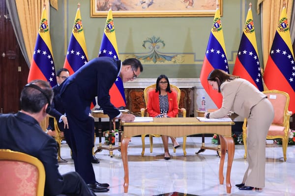 Presidenta (E) Delcy Rodríguez recibe a delegación de EEUU y firma nuevos acuerdos de cooperación energética